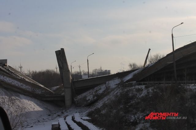 Денис Паслер заявил, что в Оренбурге на месте рухнувшего моста будет новый. 
