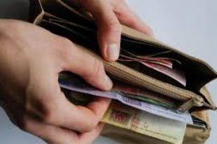 Гендерная статистика зарплат в Украине: женщины получают на треть меньше