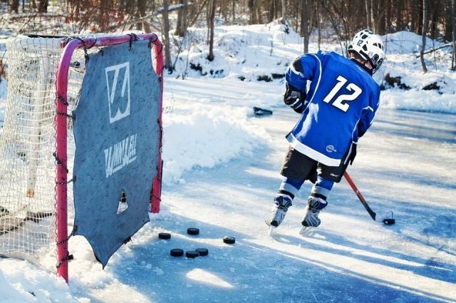 ТСЖ «откроет» хоккеистам ледовую площадку только после оплаты счетов за свет и воду.