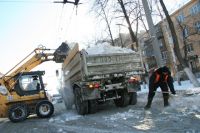 Губернатор Алексей Текслер призвал писать ему в Инстаграм о тех участках, где есть проблемы с уборкой снега.