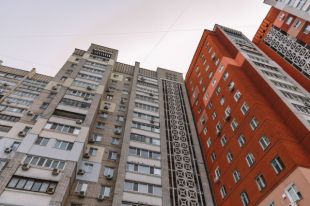 В Днепре 21-летняя девушка выпала из окна: детали трагедии