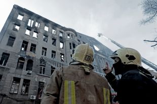 В Одессе продолжаются работы по ликвидации пожара в здании: детали трагедии