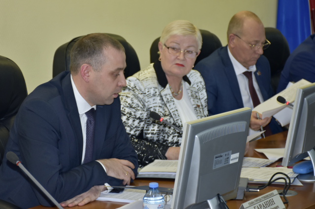 В Губкинском депутаты единогласно приняли городской бюджет на 2020 год