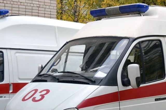 В Тюмени автомобиль скорой помощи попа в ДТП, пострадал врач