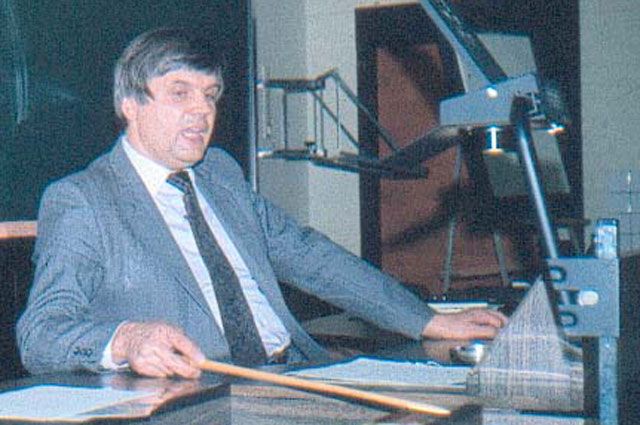 Профессор Владимир Александров.