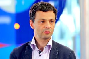 Артём Оганов.