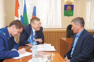 Во время приёмов жители могут напрямую обратиться к депутату и получить совет.