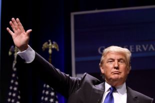 Конгресс США объявил Дональду Трампу импичмент
