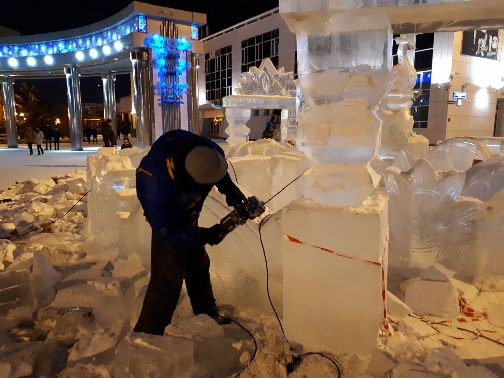 Центральной фигурой станет дворец Град-столица высотой девять метров.