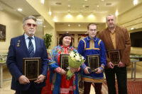 В ЯНАО вручили награды лауреатов литературной премии губернатора