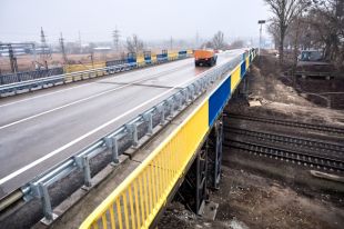 В Харьковской области открыли мост, часть которого обрушилась летом