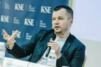 Прогноз курса гривны будет пересмотрен, - Милованов