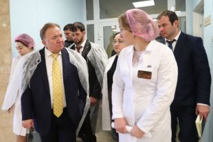 Глава лично контролирует реализацию нацпроектов.
