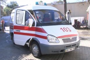 В Херсонской области женщина родила в застрявшей в грязи «скорой»