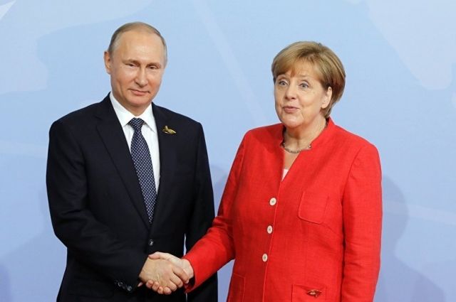 Транзит газа через Украину: Меркель и Путин отметили прогресс в переговорах