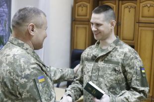 Обмен пленными: 12 военнослужащих получили обновленные личные документы