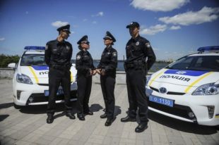 Граждане Украины смогут поступить на работу в полицию начиная с 18 лет