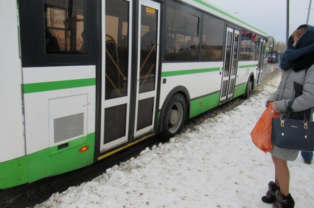 В первый день 2020 года тюменцы спешат на автобус №20