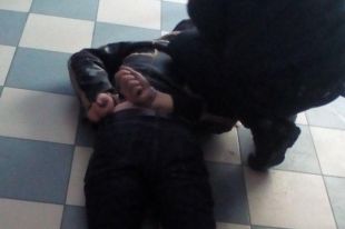 Во Львове девушка и мужчина нанесли телесные повреждения полицейскому