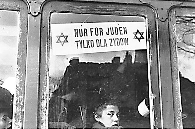 Варшавский трамвайный вагон TYLKO DLA ZYDOW, 1940 год.