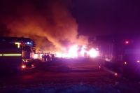 Пожарным пришлось работать по повышенному уровню сложности: для тушения пламени привлекли 8 машин и 24 сотрудников.