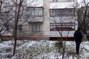 В Луцке из окна седьмого этажа выпали сестры-подростки
