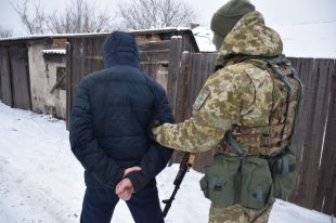 «Свидетель для Гааги»: задержан сторож обломков самолета рейса «МН-17»