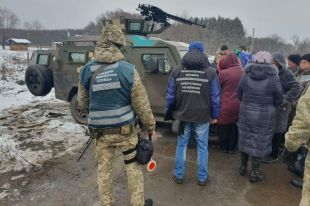 Группа людей пыталась незаконно пересечь линию разграничения на Донбассе