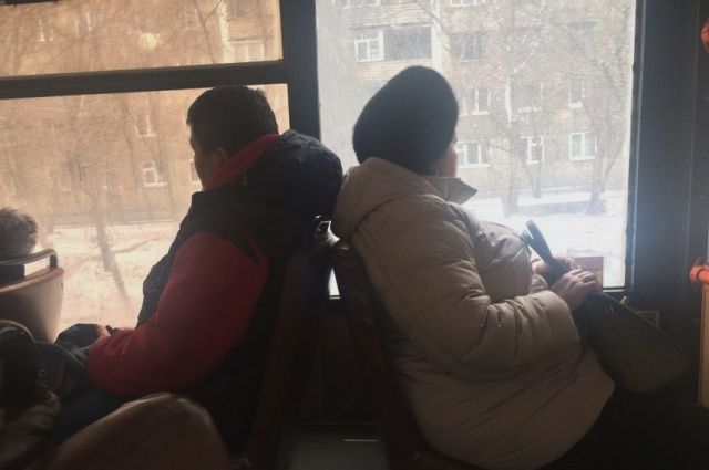 Жители Кушкулей просят губернатора Оренбуржья обратить внимание на транспортную проблему.