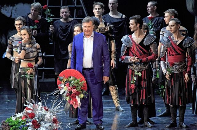 Балетом «Три маски короля», либретто к которому написал Вячеслав Заренков, заинтересовались МХАТ и даже театр Гранд-опера в Париже. 