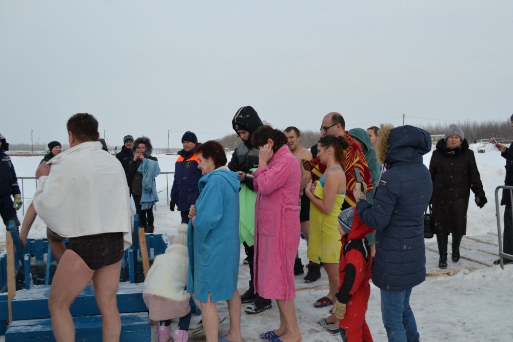 Великое освящение воды в Сысоле началось в 11.00.