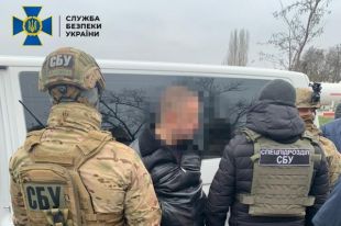 Чиновники миграционной службы наладили бизнес по легализации иностранцев