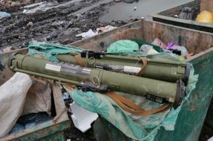 В Житомире в мусорном контейнере нашли два гранатомета