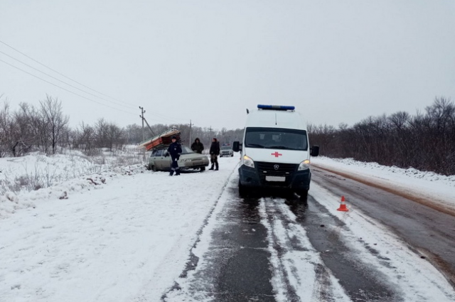 Под Бугурусланом в ДТП попал автомобиль скорой помощи.
