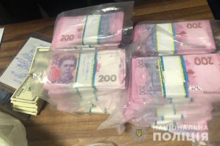 Под Киевом бизнесмену прислали траурный венок и требовали $130 тысяч