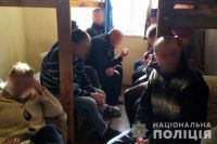 В Донецкой области алкоголиков и наркоманов превращали в рабов