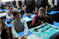 Ребята из ЦМИТа и 12-й школы Пятигорска наглядно показали, как работает закон Ома.