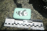 В Киеве возле мужчины угрожали ножом и ограбили 15-летнего парня