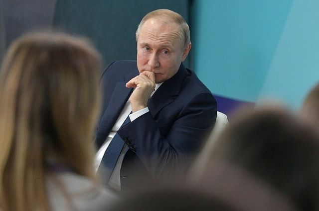 Владимир Путин пока не определился с подходящей кандидатурой.