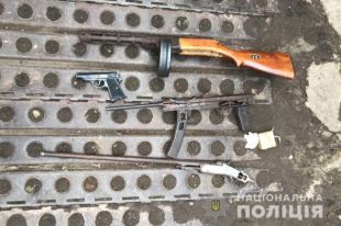 В Харьковской области у 61-летнего мужчины обнаружили арсенал оружия