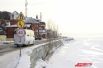 Один из маршрутов на КБЖД называется «Зеркальный»: из Иркутска туристов автобусом привозят в поселок Листвянка, затем на хивусах перевозят до станции «Порт Байкал», где их уже ждет рельсовый автобус. 