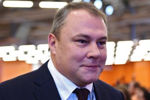 Петр Толстой.