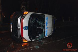 В Днепре карета «скорой» попала в ДТП: есть пострадавшие