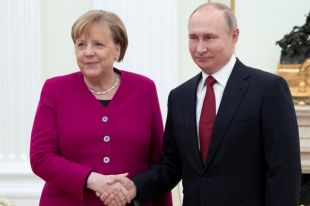 Путин и Меркель обсудили Украину в телефонном разговоре