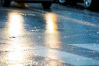 «Укравтодор» предупреждает водителей о мокрых дорогах и гололеде