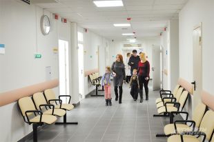 Новую амбулаторию инспектируют самые строгие судьи – родители и дети.
