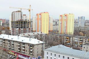 На пленарном заседании депутаты приняли много изменений в правила землепользования и застройки, решив предоставить территории города для школ, больниц, спортивных сооружений.