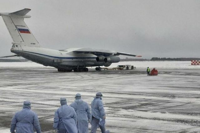 В Тюмень прибыл первый самолет из Китая с эвакуированными россиянами