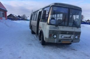 43-летний водитель автобуса «ПАЗ» не заметил пятилетнего ребёнка и зажал его дверьми.