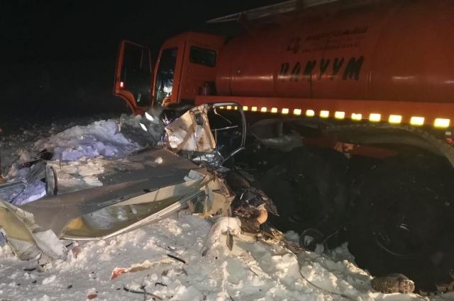 На ямальской трассе в ДТП с грузовиком погиб водитель ГАЗа